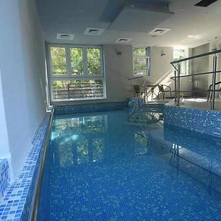 Octogon Hotel Baile Felix Bagian luar foto