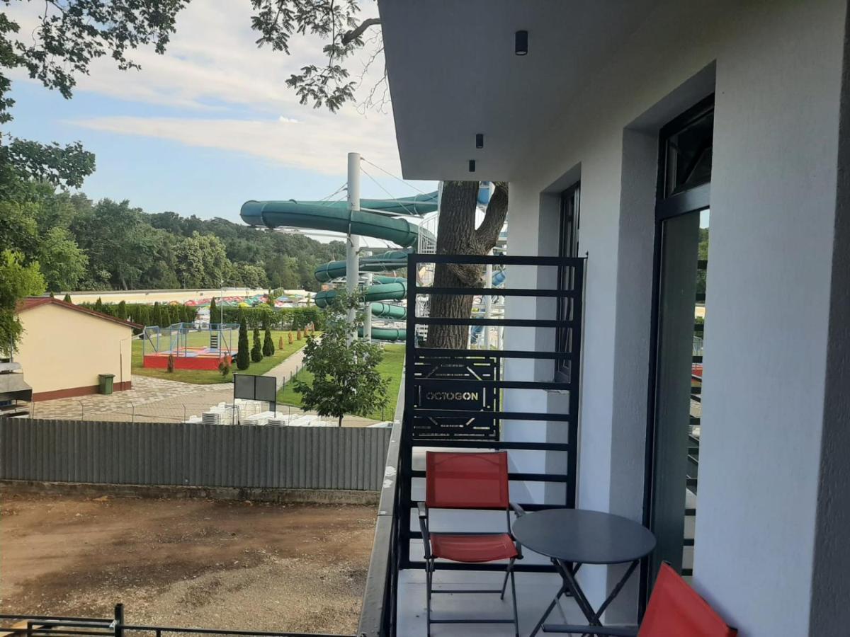 Octogon Hotel Baile Felix Bagian luar foto