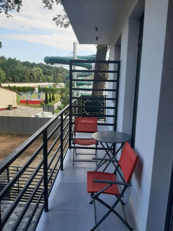 Octogon Hotel Baile Felix Bagian luar foto
