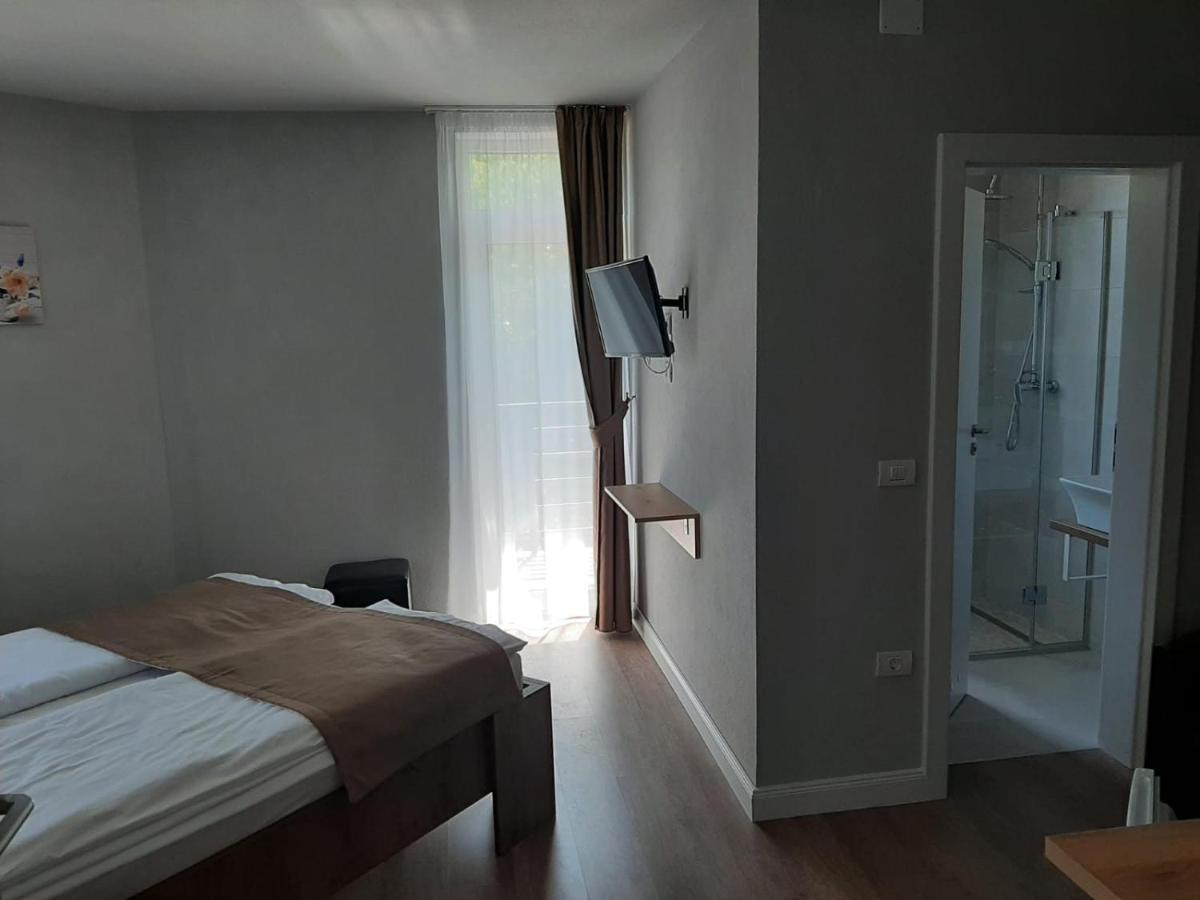 Octogon Hotel Baile Felix Bagian luar foto