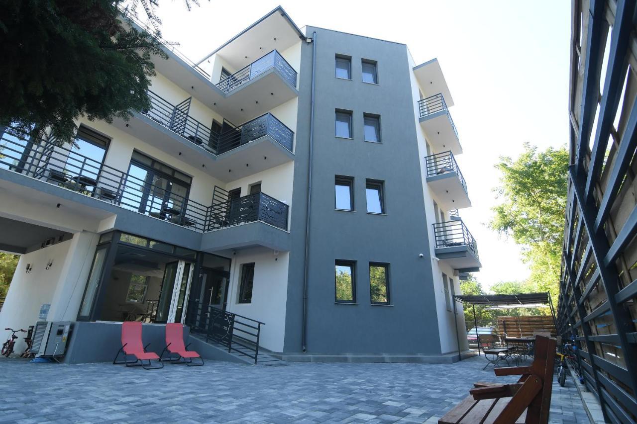 Octogon Hotel Baile Felix Bagian luar foto