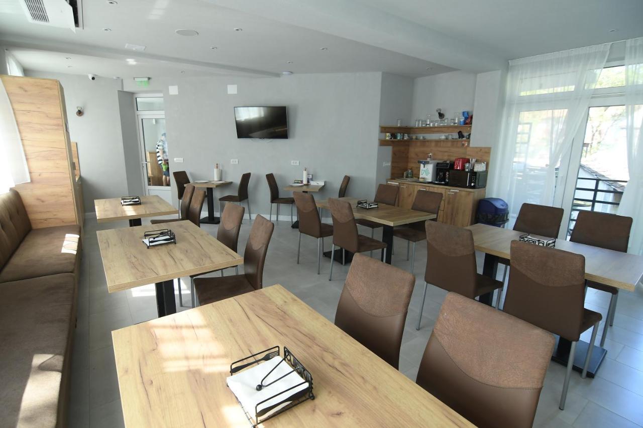 Octogon Hotel Baile Felix Bagian luar foto