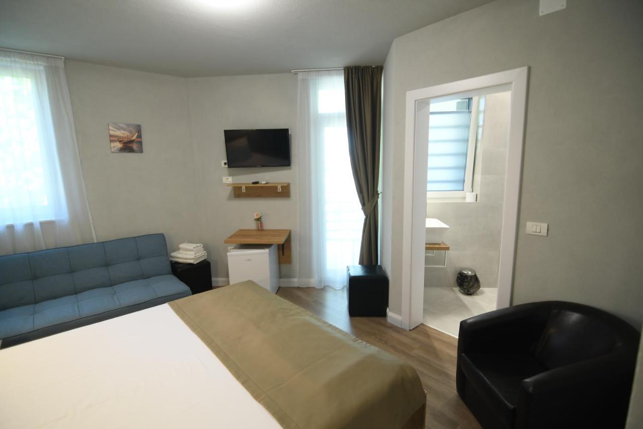 Octogon Hotel Baile Felix Bagian luar foto