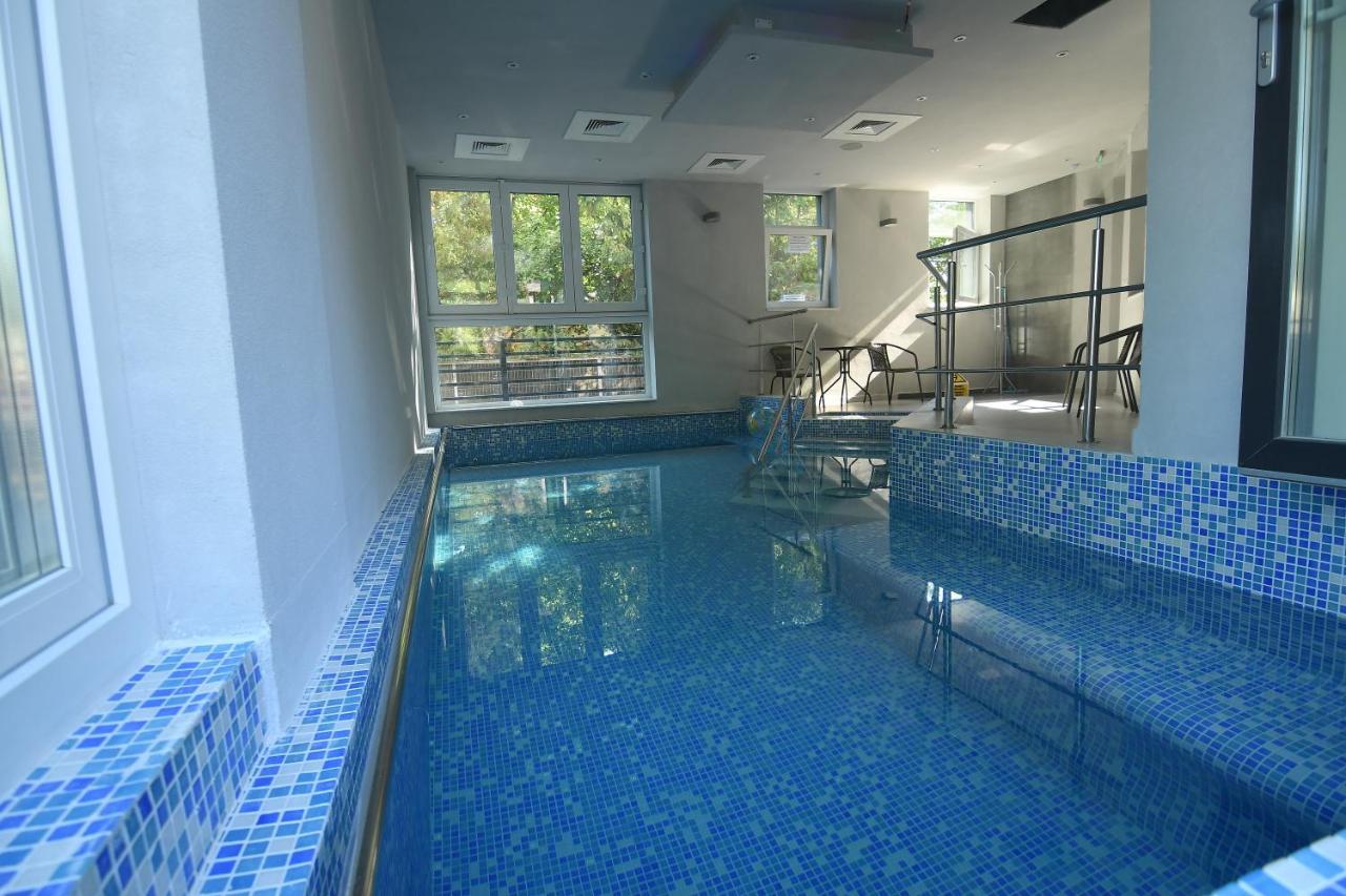 Octogon Hotel Baile Felix Bagian luar foto