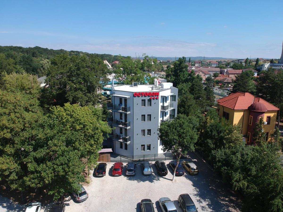 Octogon Hotel Baile Felix Bagian luar foto